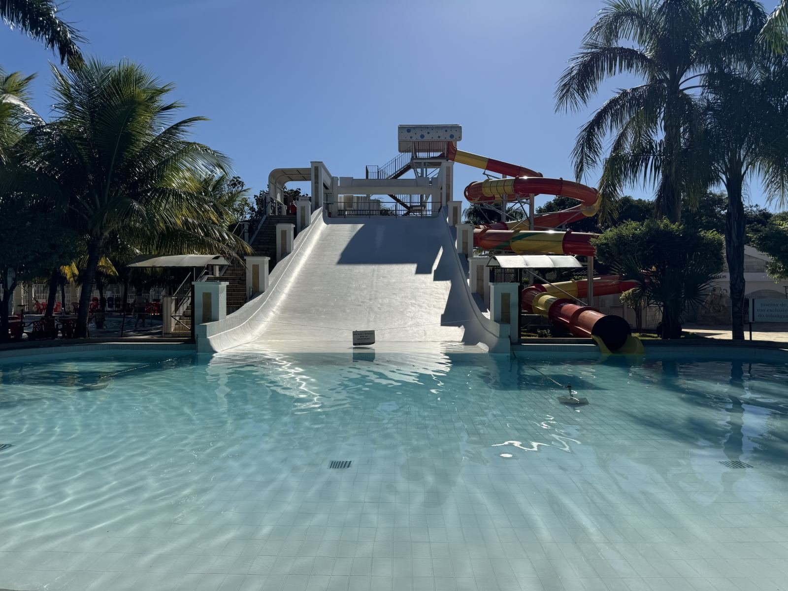 LACQUA DIROMA em CALDAS NOVAS - GO – condomínio para aluguel por temporada